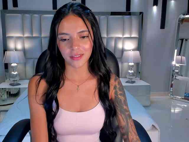 ArianaWest webcam