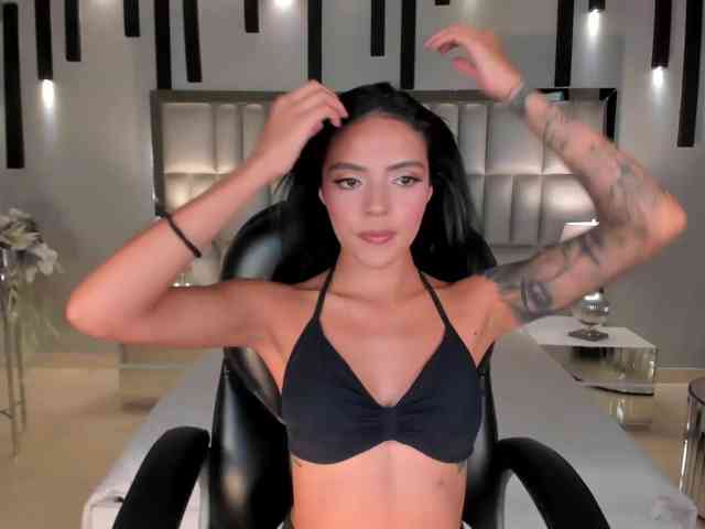 ArianaWest