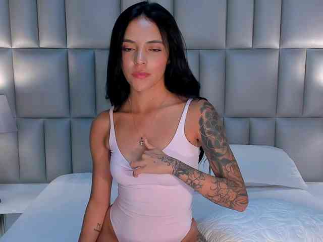 ArianaWest webcam