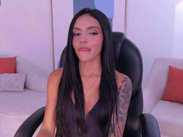 ArianaWest