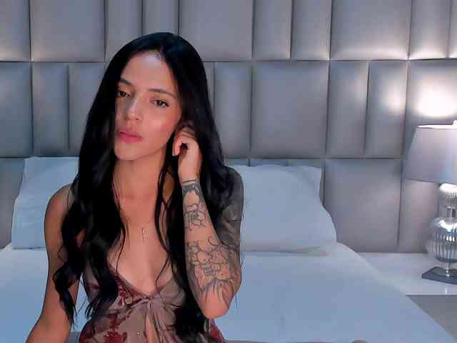 ArianaWest webcam