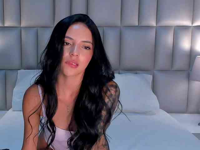 ArianaWest webcam