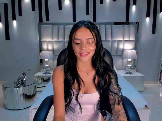 ArianaWest webcam