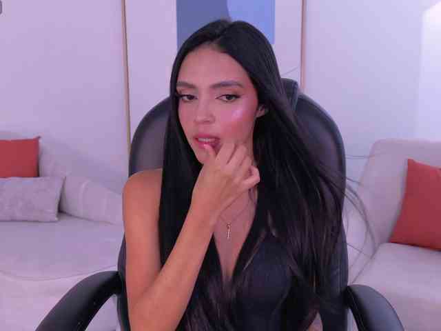 ArianaWest