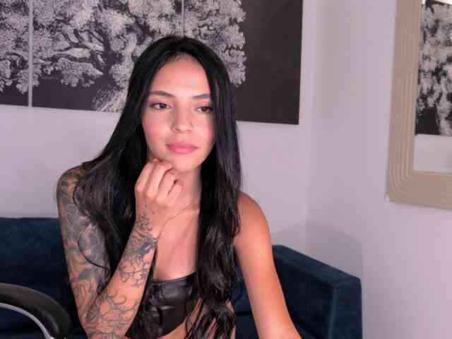 ArianaWest webcam