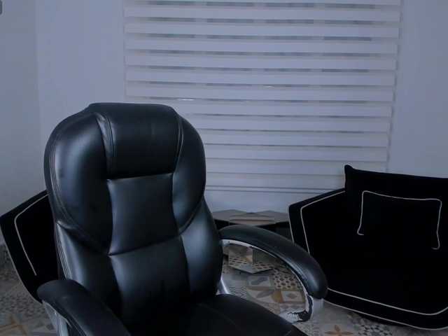 AmelieBlake1 live cam on BongaCams