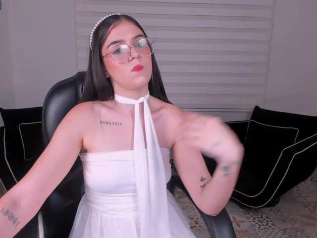 AmelieBlake1 live cam on BongaCams