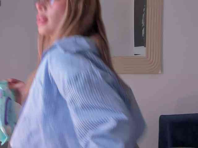 ChloeBunny webcam