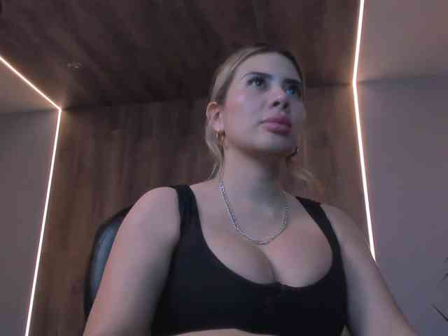 ChloeBunny webcam
