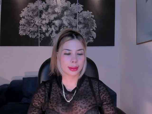 ChloeBunny webcam