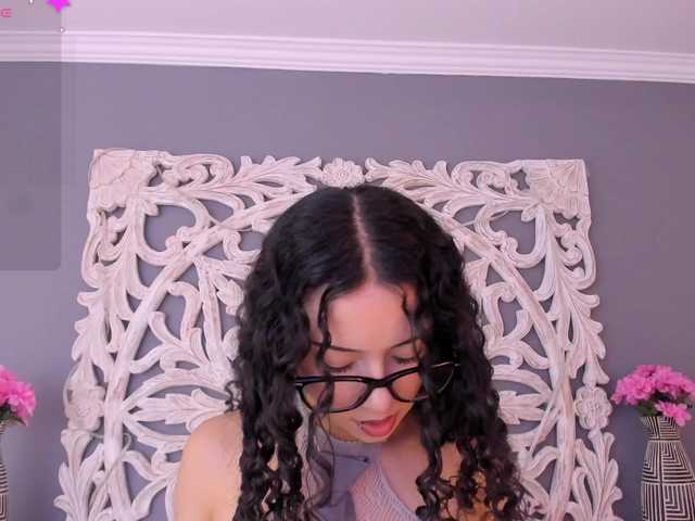 YoungSerena live cam on BongaCams