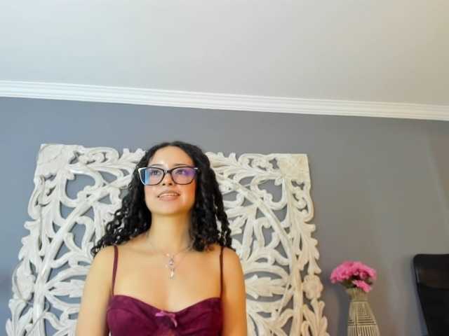 YoungSerena live cam on BongaCams