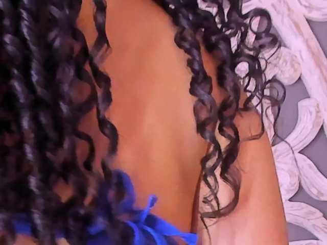 YoungSerena live cam on BongaCams
