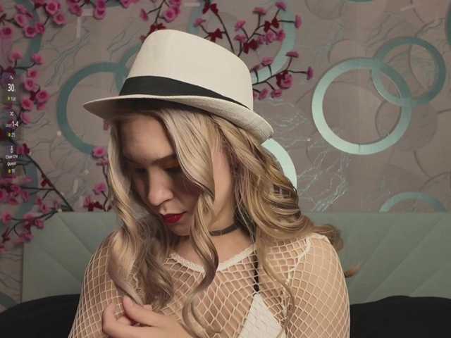 Amandalovea live cam on BongaCams