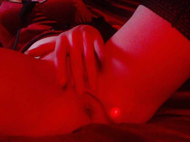 Veloria11 live cam on BongaCams