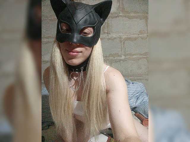 Veloria11 live cam on BongaCams