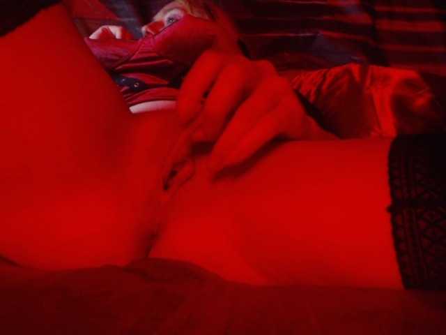 Veloria11 live cam on BongaCams