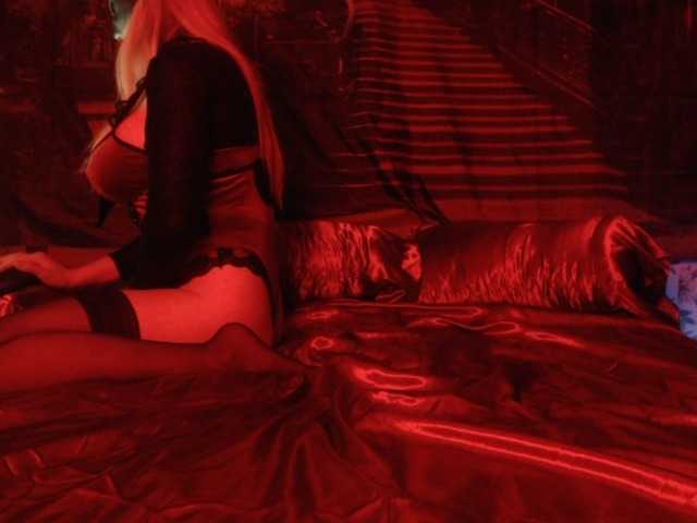 Veloria11 live cam on BongaCams