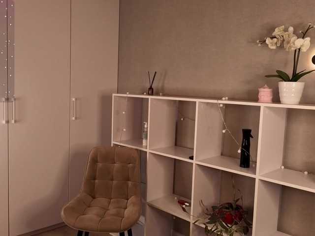 blondiecharm live cam on BongaCams