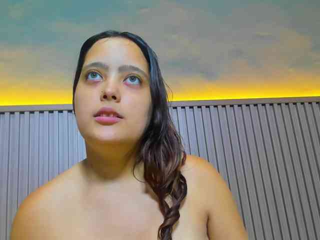 lauraycamilo's live room