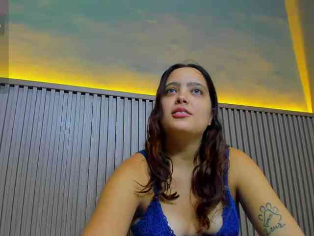 lauraycamilo's live room