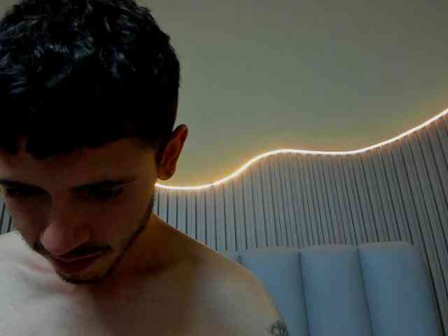 lauraycamilo's live room