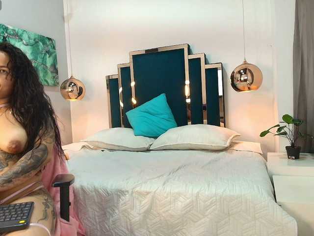 CamilaNatth live cam on BongaCams