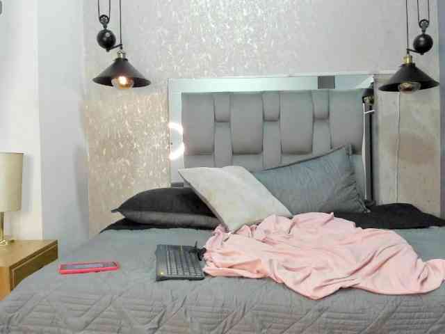 CamilaNatth webcam