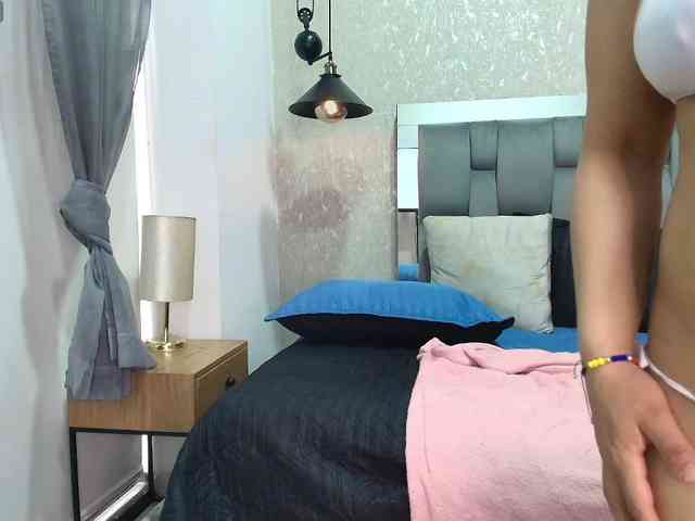 CamilaNatth webcam