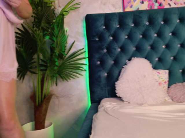 SiennaLove live cam preview