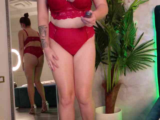 SiennaLove webcam
