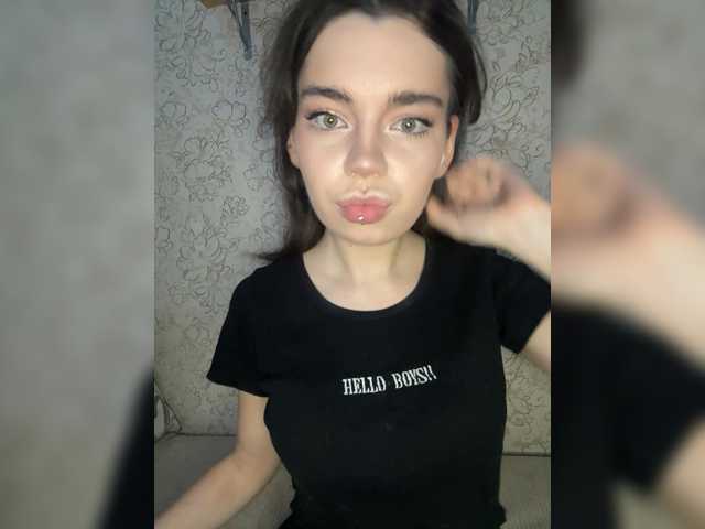 Live трансляция Emilyy19 - slutnetki.online