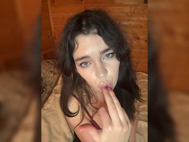 Emilyy19 preview