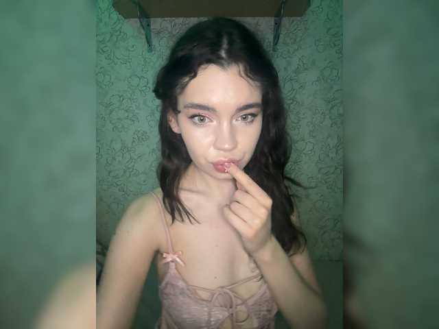 Live трансляция Emilyy19 - slutnetki.online