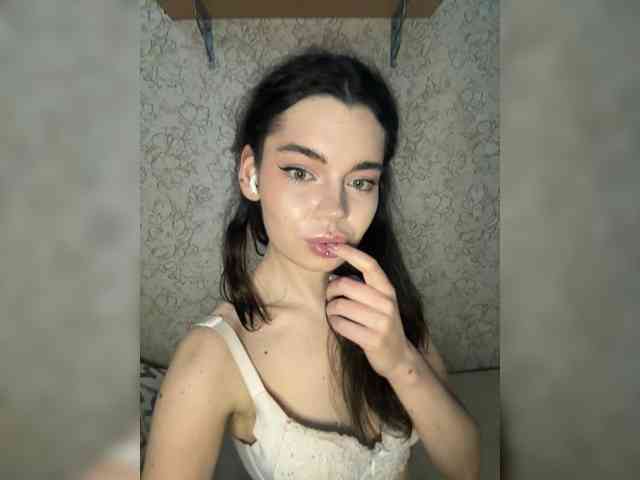 Emilyy19 webcam