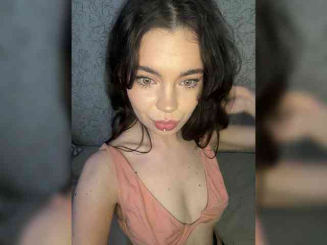 Emilyy19 webcam