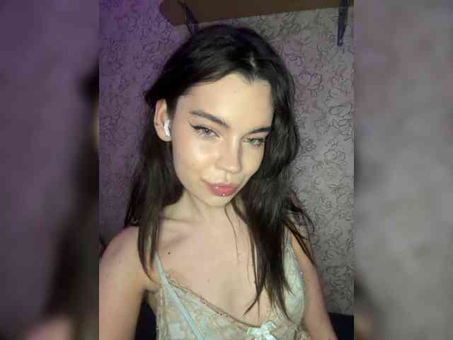 Model: Emilyy19