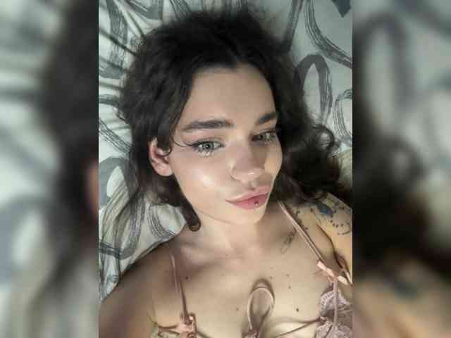 Model: Emilyy19