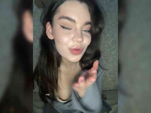 Модель: Emilyy19