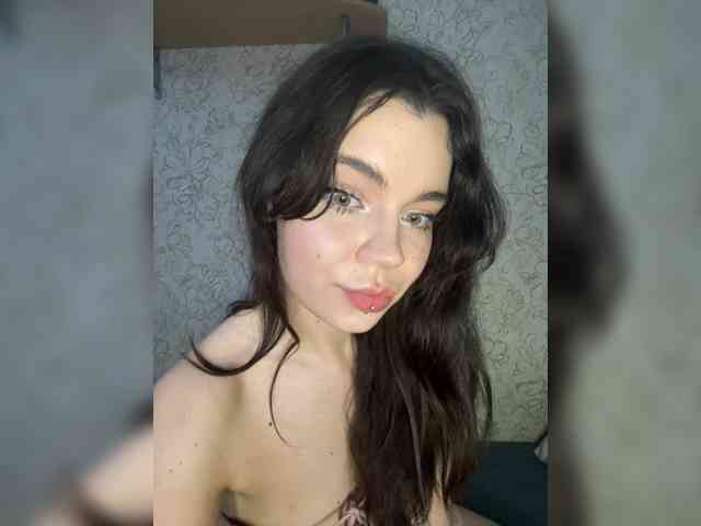 Model: Emilyy19