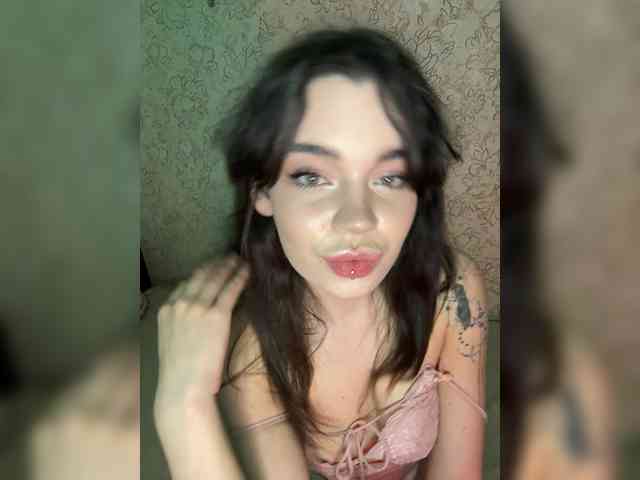 emilyy19's live room