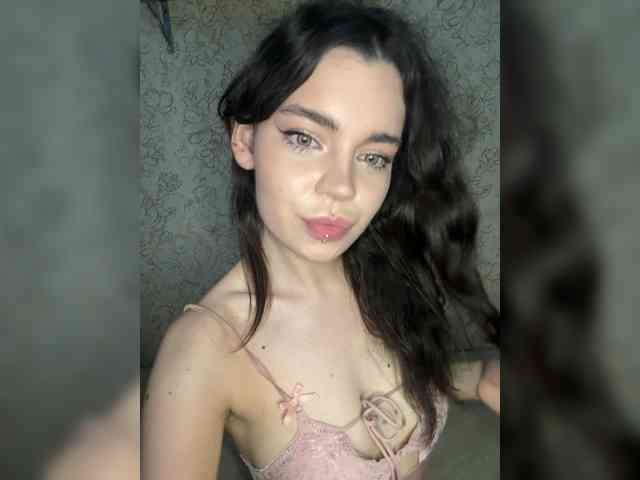 Model: Emilyy19