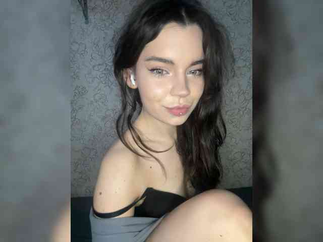 Emilyy19 webcam