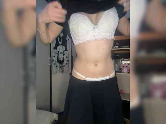 Model: Emilyy19