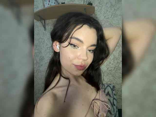 Model: Emilyy19