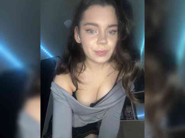Model: Emilyy19