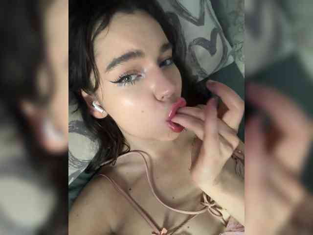 Вебкам-шоу Emilyy19