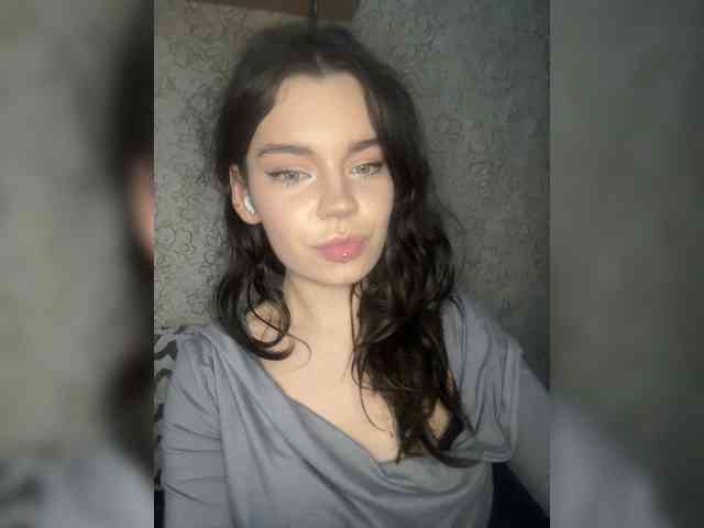 Model: Emilyy19