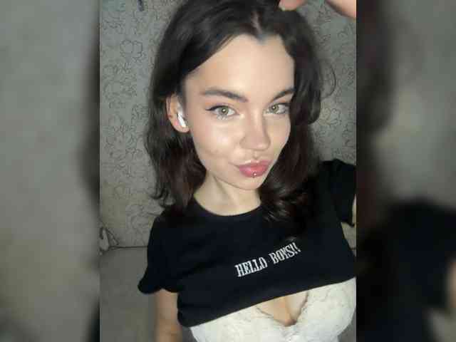Emilyy19 webcam
