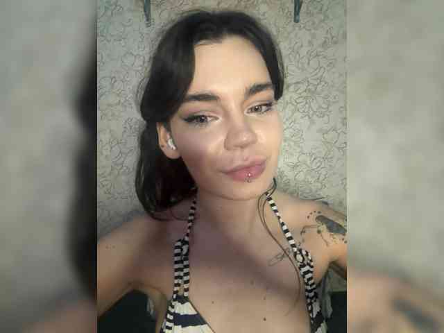 Model: Emilyy19